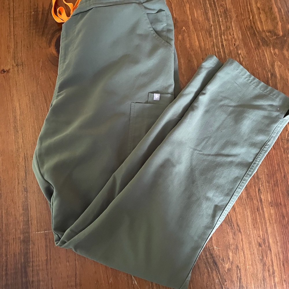 Figs olive scrub pants